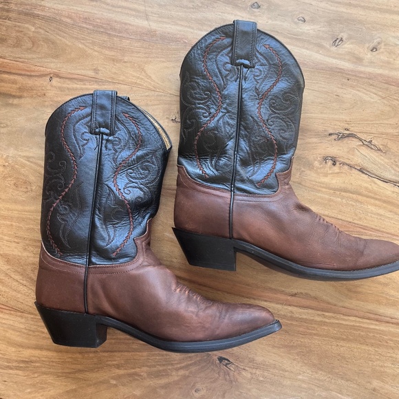 Justin 12" leather western cowboy boots, contrasting black, brown leather 8.5 B - Picture 1 of 13